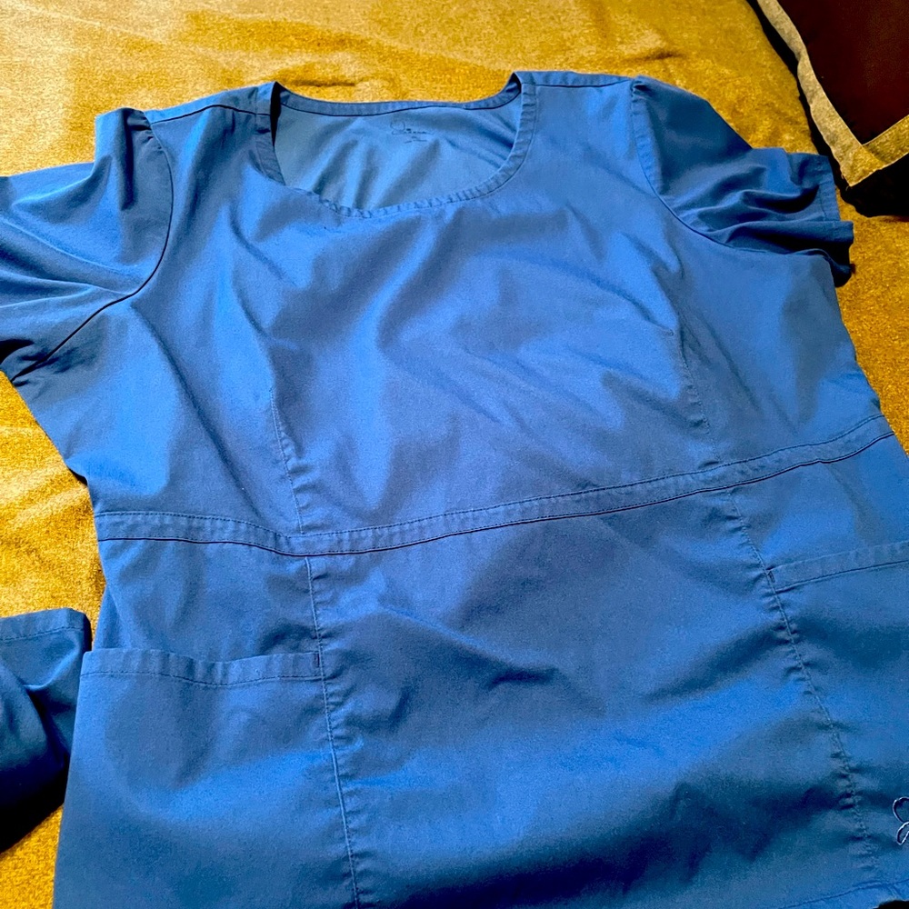 Jaanuu in excellent condition size 3x royal blue scrub top